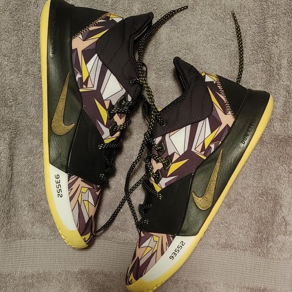 PG 3 'Mamba Mentality' - Picture 4 of 7